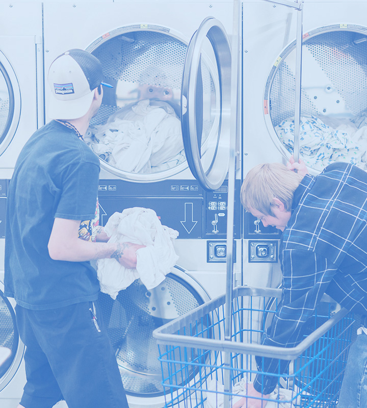 https://laundrylove.org/wp-content/uploads/2019/01/doing-laundry.jpg